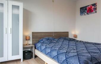 Beautiful Home In Vlagtwedde W/ Indoor Swimming Pool, Wifi And 4 Bedrooms