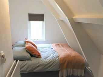 Beautiful Farmhouse With A Jetty And Hot Tub