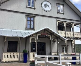 Hotel Eikerapen Gjesteg�rd (�seral)