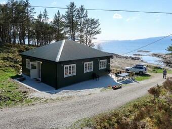 Holiday Home Nesjevik - Fjs124