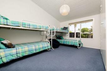 Absolute Beachfront On Peaceful Karewa Parade