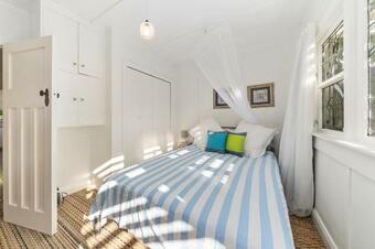 Bijoux - Waikanae Beach Cottage