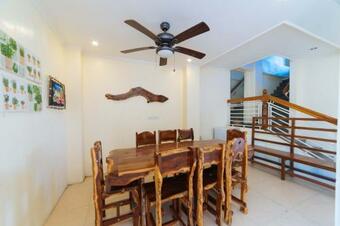 Hotel Reddoorz @ Old Buswang Road