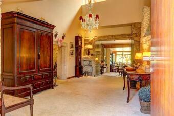 Palmeira De Faro Villa Sleeps 8 With Pool