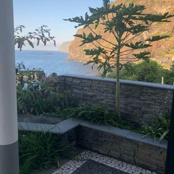 Lovely Sea View 3-bed House In Ponta Delgada