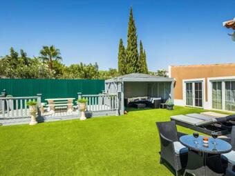 Holiday Home Villa Kambu