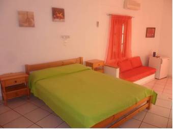 Hostal Froudi Rooms