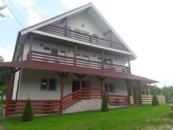 Complex De Pensiuni Si Casute La Munte1