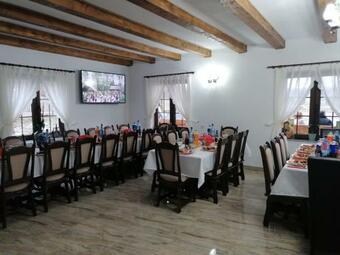 Hostal Conacul Cos?ului