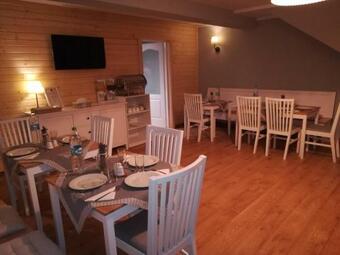 Hostal Guest House Carpathia