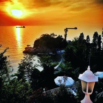 Hostal Bab-i Zer Hotel