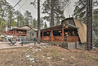 Munds Park Cabin With Furnished Deck And Fire Pit!