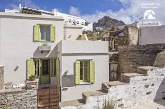 Crossroads Inn Traditional Lodging