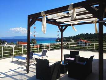 Salonikiou Beach Deluxe Apartments