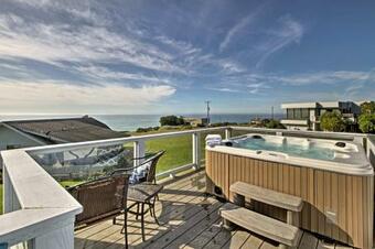 Irish Beach Home With Rooftop Hot Tub And Ocean Views!