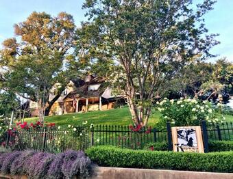 The Inn On Knowles Hill Bed & Breakfast Hotel