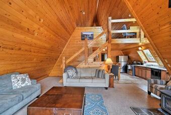 A-frame Cabin With Mtn Views - 4 Mi To Cripple Creek!