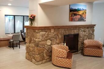 Hotel Microtel Inn & Suites By Wyndham Georgetown Lake