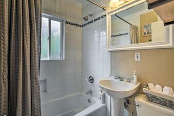 Updated Pet-friendly Home, Walk To Dtwn Littleton!