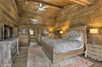 Lavish Mountain Retreat With Large Deck And Game Room!