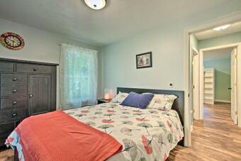 Niantic Home With Patio And Grill - 2 Mi To Beach!