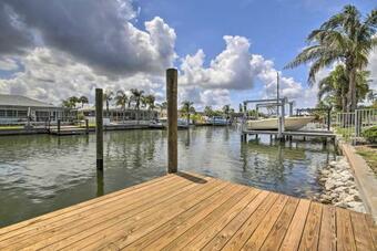 Updated Apollo Beach Home With New Dock And Hot Tub!
