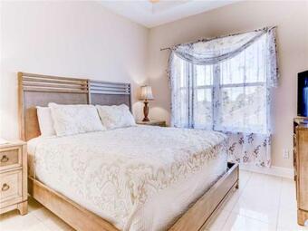 Wave Runner, 4 Bedrooms, Sleeps 10, Ocean Front, Wifi