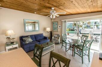 Doc's Holiday 2bed/2bath Half Duplex With Cabana Club