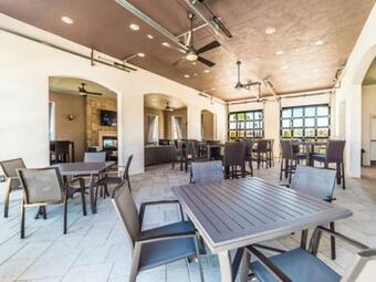 Windsor At Westside 5 Bedroom Town Home With Private Pool