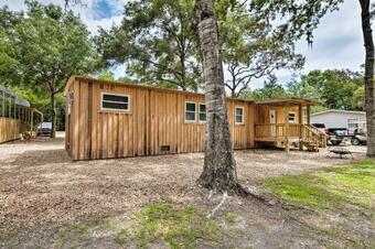 Cabin With Fire Pit, Walk To Steinhatchee River!
