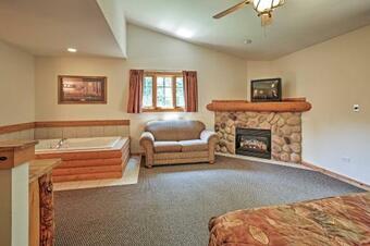 Villa Idyllic Townhome 0 5 Mi To Starved Rock State Park