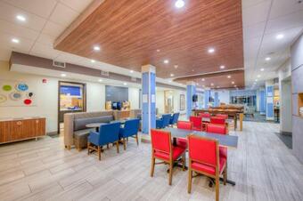 Holiday Inn Express & Suites - Remington, An Ihg Hotel