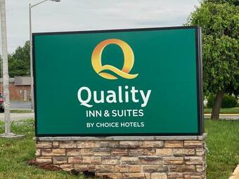 Hotel Quality Inn & Suites