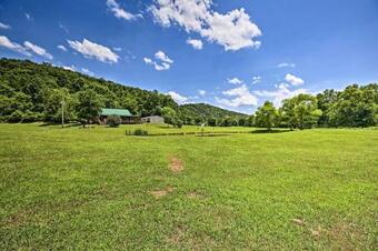 Secluded Retreat Bbq, Lawn Games, And Fire Pit