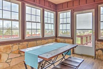 Monticello Home With Multi-level Deck On 2 And Acres!