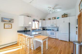 429 Walk To Herring Pond 2 Minute Drive To First Encounter Beach Dog Friendly