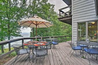 Lakefront Grand Haven House With Deck And Water Toys!