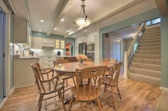 Lovely Holland Home With 1 Mi To Lake Michigan!