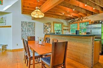 Forested Pentwater Beachhouse-100 Ft To Shore