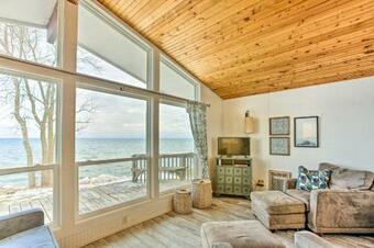 Lakefront Cottage Near Wineries And State Parks