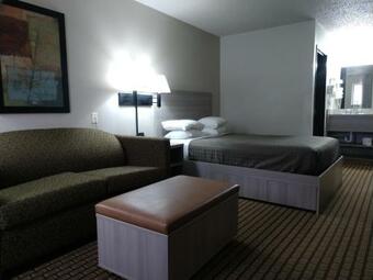 Hotel Bearcat Inn And Suites