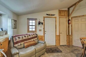 Babb Cabin - 5 Minutes To Glacier National Park!
