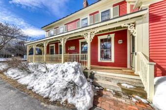 Nature And Freedom Retreat