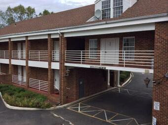 Hotel The Village Inn