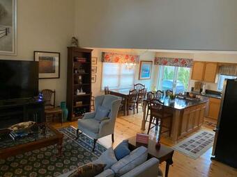 Modern Lakehouse Retreat , Great For Groups! By Cozysuites