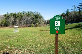 Pet-friendly Maplecrest Cabin Home With 2 Decks