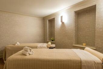 Hotel The Abbey Inn & Spa