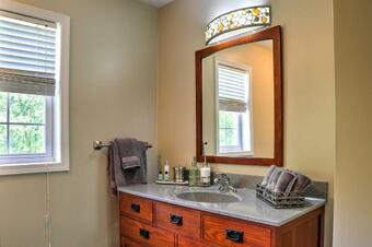 Colonial Style Warwick Retreat - 1 Hour To Nyc!