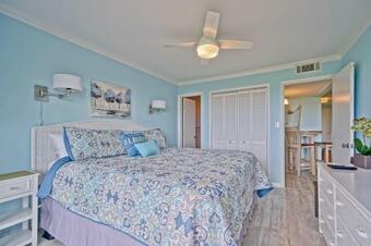 A Seaside Escape - Oibv 707