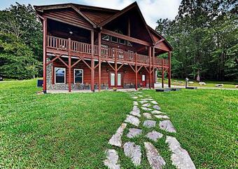 New Listing! Lakefront Log Home With Large Balcony Home